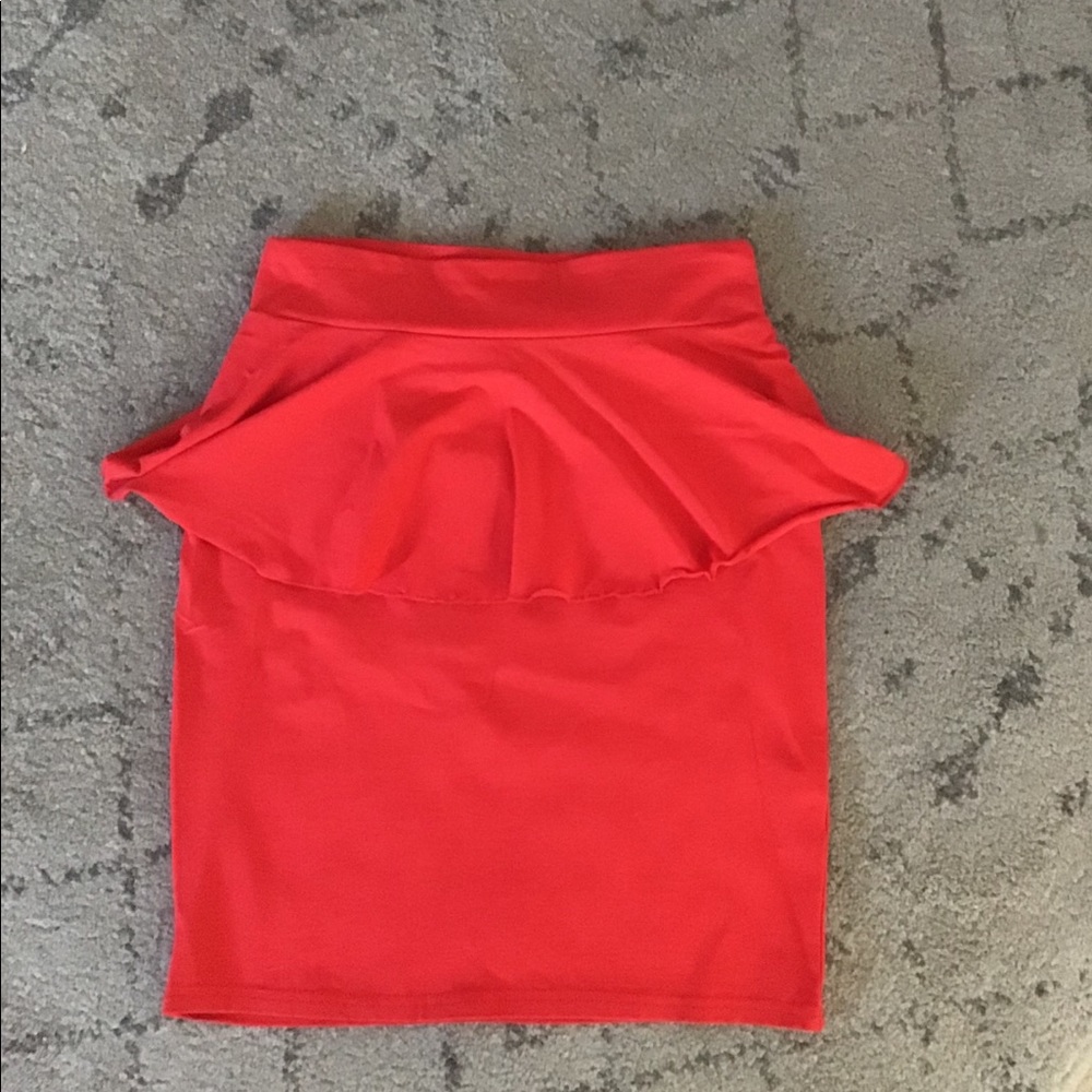 Kensie peplum skirt in poppy red. New with tags.